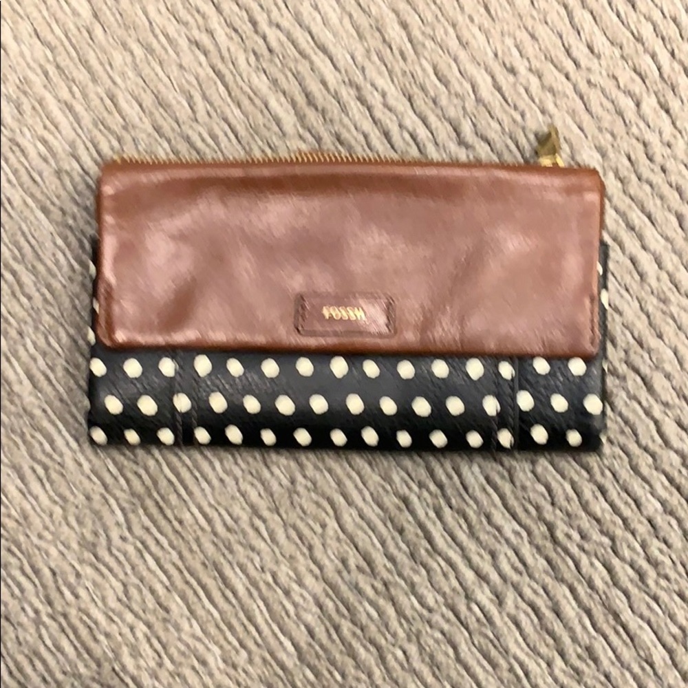 Gently used Fossil wallet